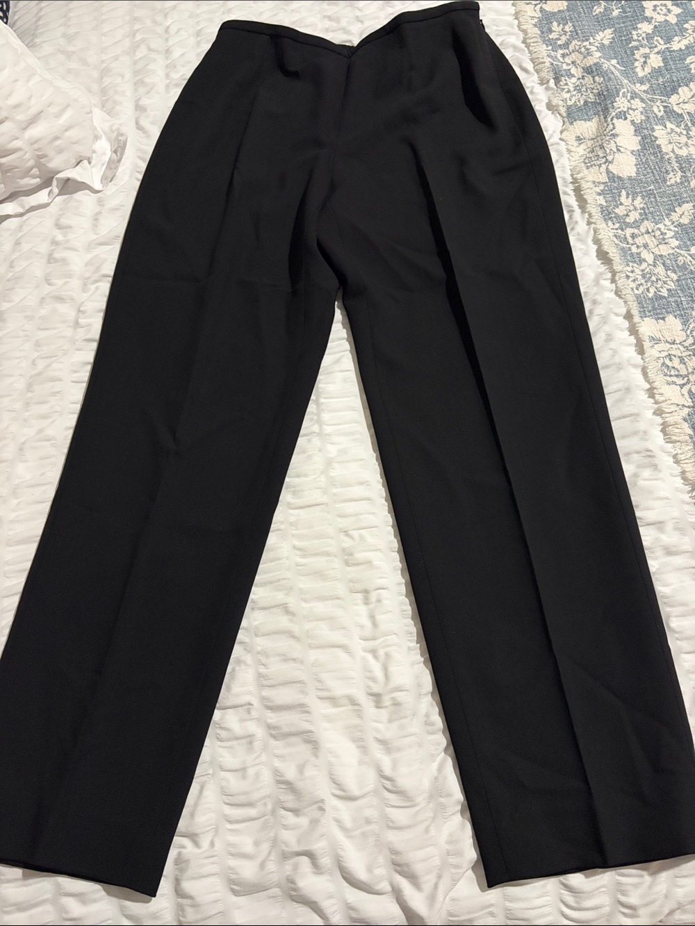 Dana Buchman Petite Wool Crepe Trousers. Lined. Side Zip with Button. Black.